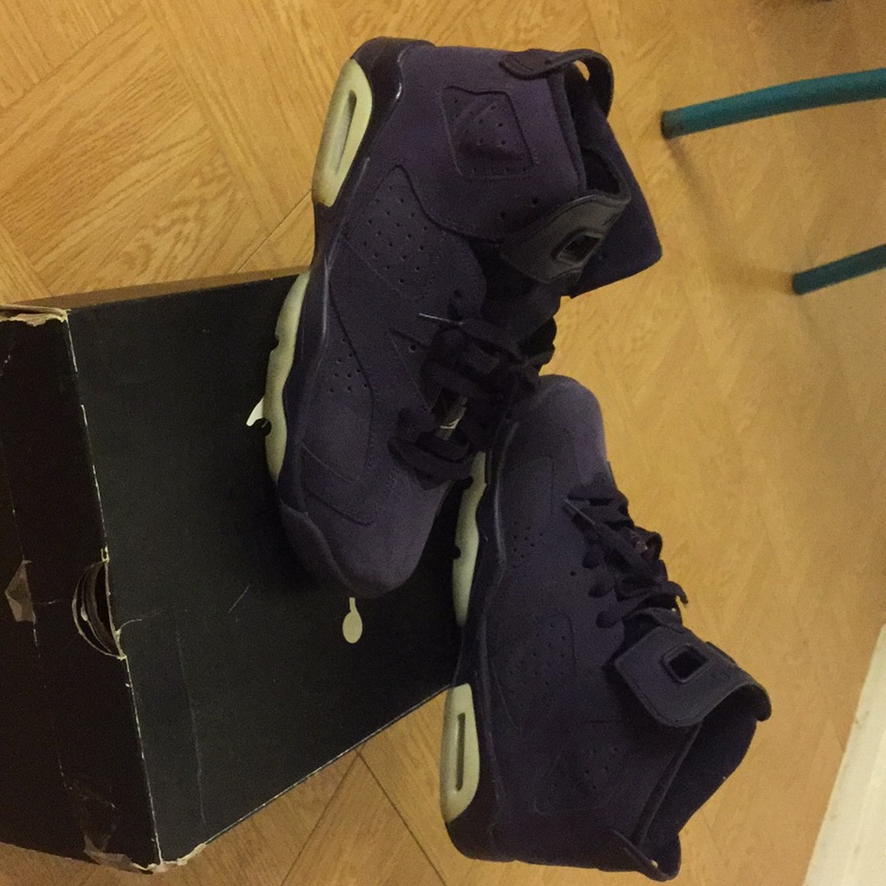 Jordan 7s - Picture 2 of 4